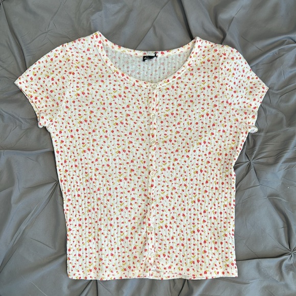 Two Cute Art Class Tops! - Picture 2 of 5